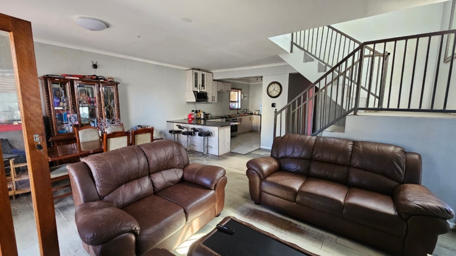 6 Bedroom Property for Sale in Parkers Dam Western Cape